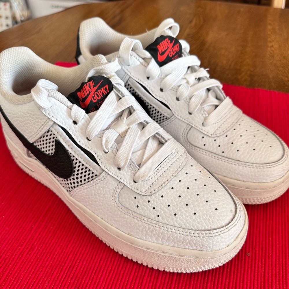 Nike GOPKT Air Force 1 Youth Size 4.5
